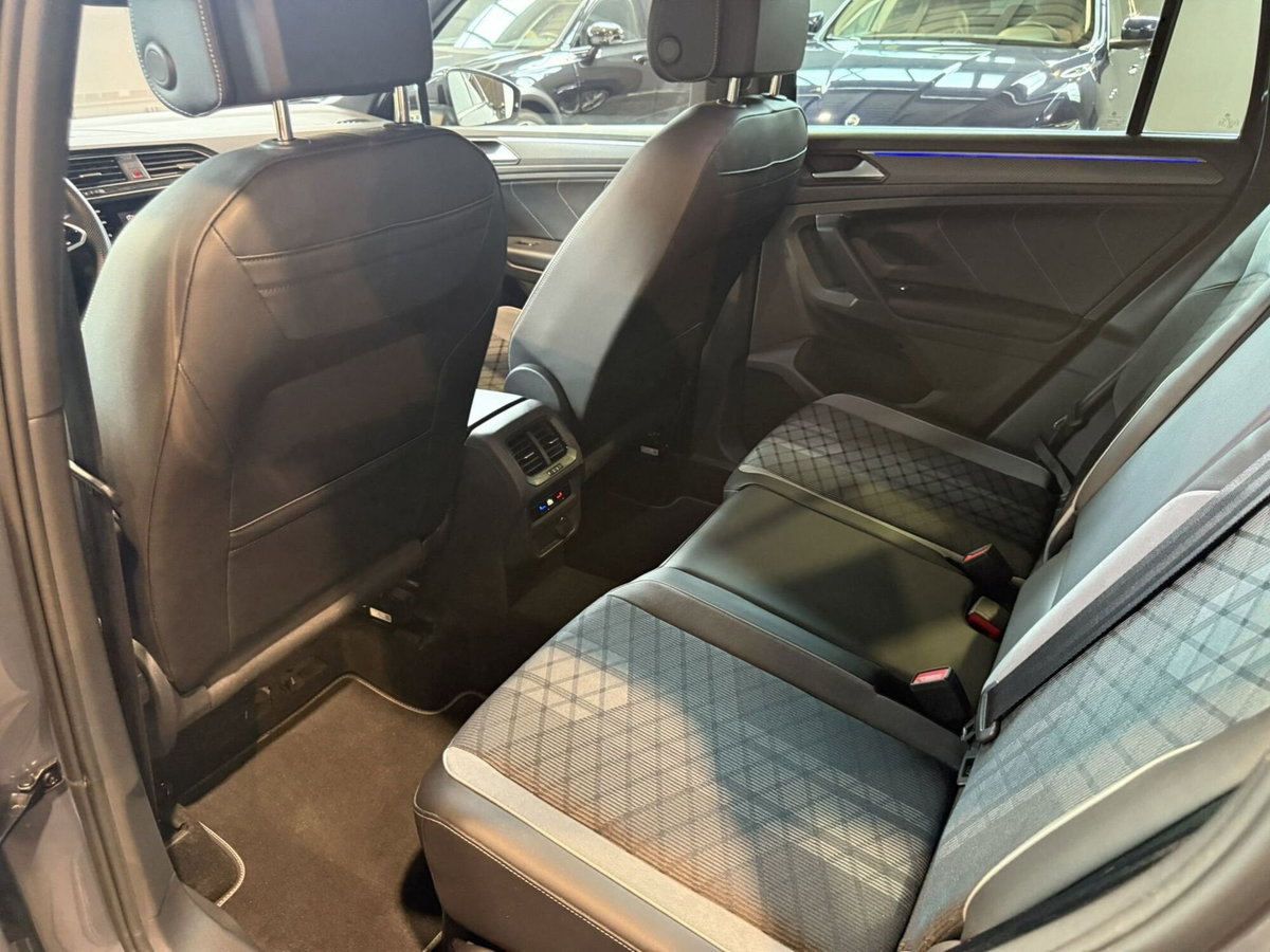 Volkswagen Tiguan Allspace 2.0 TDI SCR DSG 4MOTION R-Line (18)