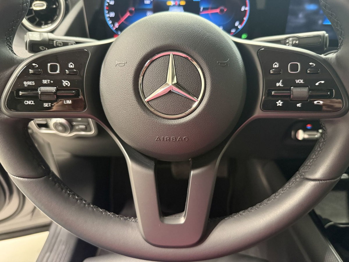 Mercedes-Benz GLA SUV 180 d Automatic Premium (10)