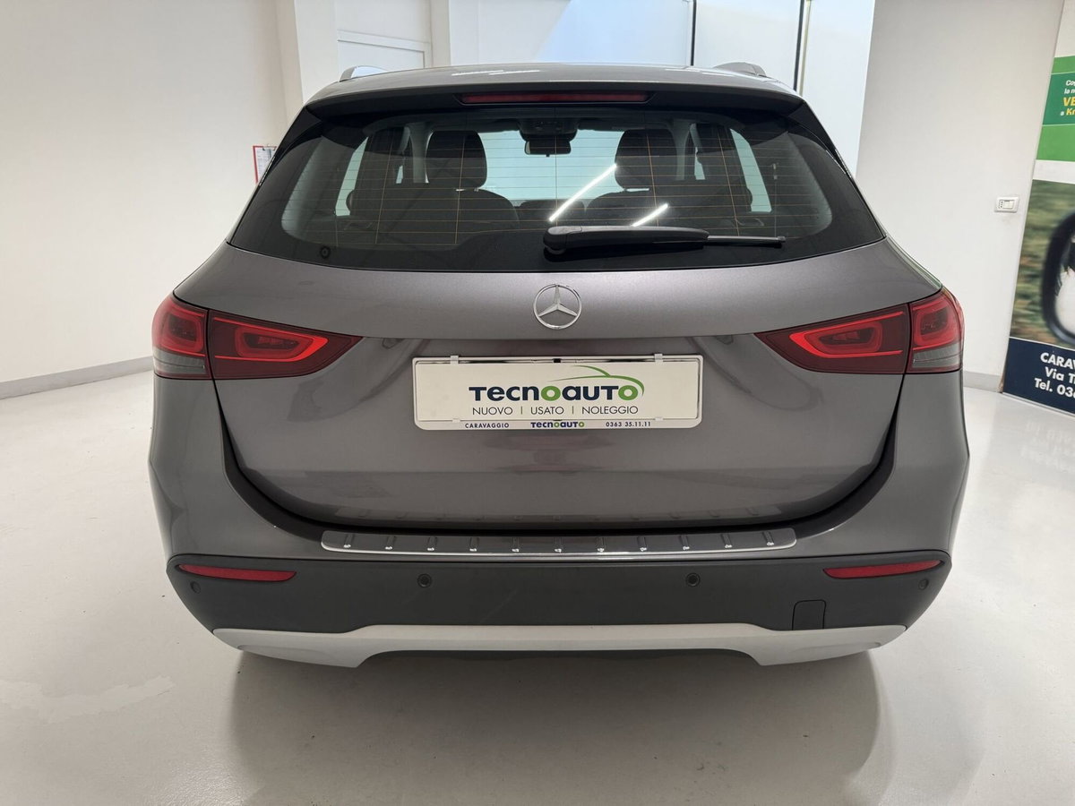 Mercedes-Benz GLA SUV 180 d Automatic Premium (14)
