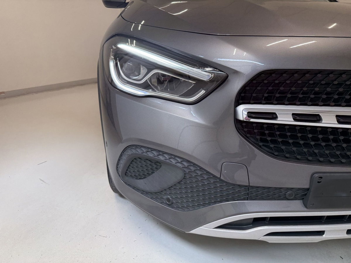 Mercedes-Benz GLA SUV 180 d Automatic Premium (15)