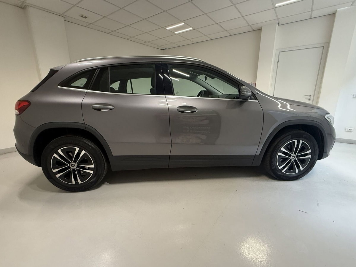 Mercedes-Benz GLA SUV 180 d Automatic Premium (17)