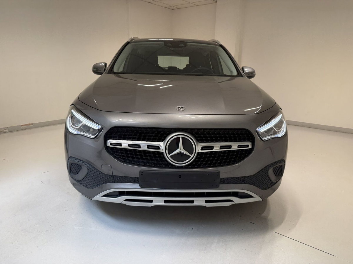 Mercedes-Benz GLA SUV 180 d Automatic Premium (3)
