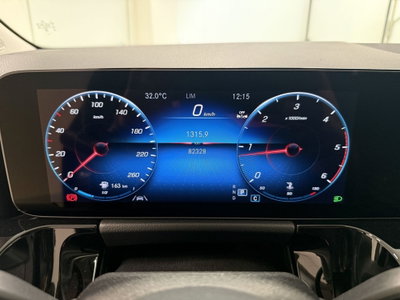 Mercedes-Benz GLA SUV 180 d Automatic Premium (5)