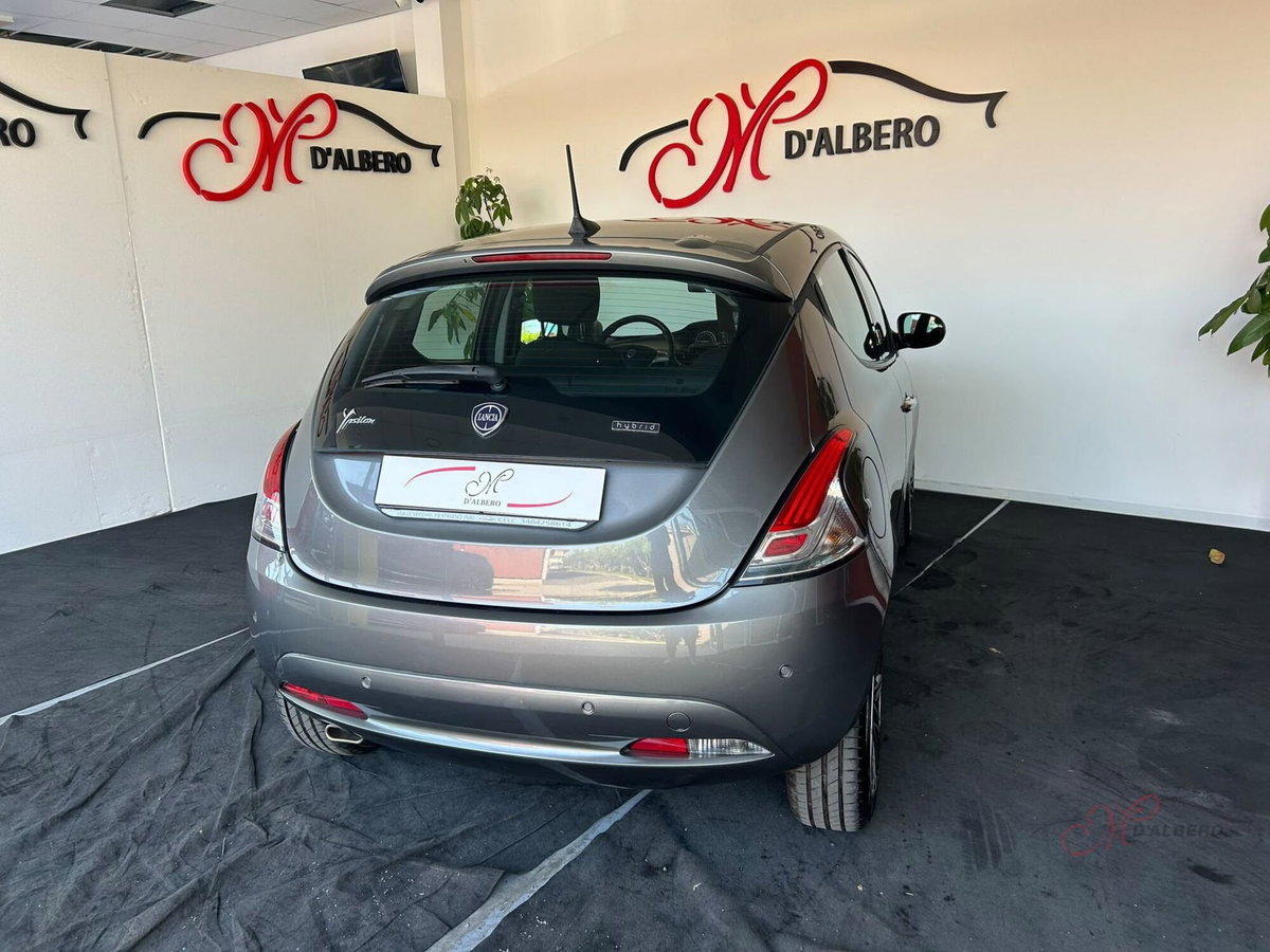 Lancia Ypsilon 1.0 FireFly 5 porte S&S Hybrid Alberta Ferretti (9)