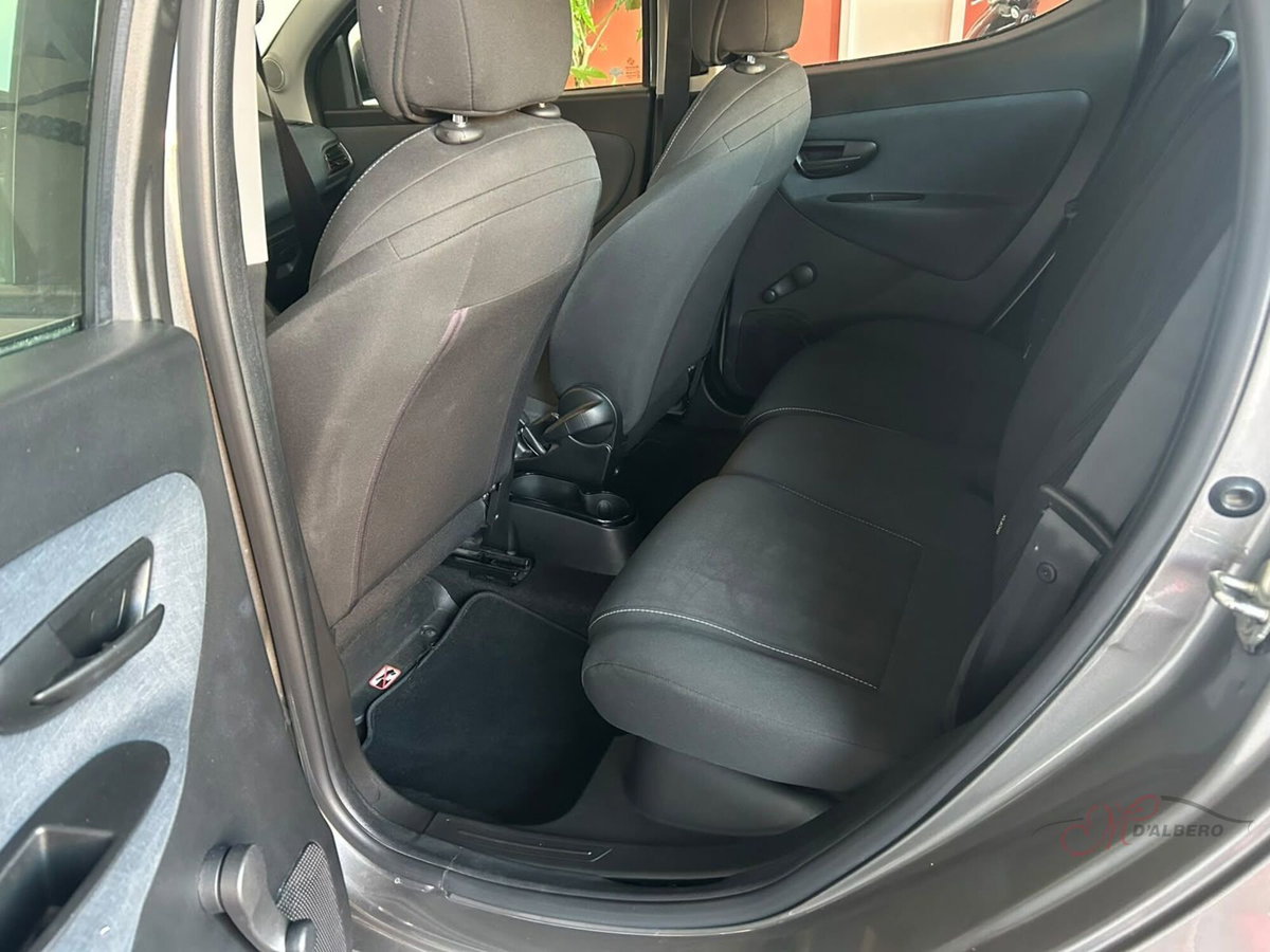 Lancia Ypsilon 1.0 FireFly 5 porte S&S Hybrid Gold Plus (12)