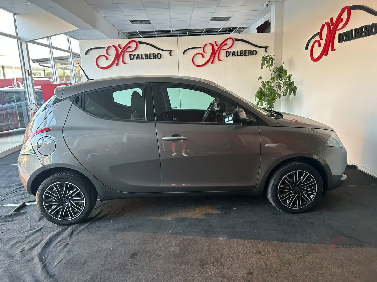 Lancia Ypsilon 1.0 FireFly 5 porte S&S Hybrid Gold Plus (5)