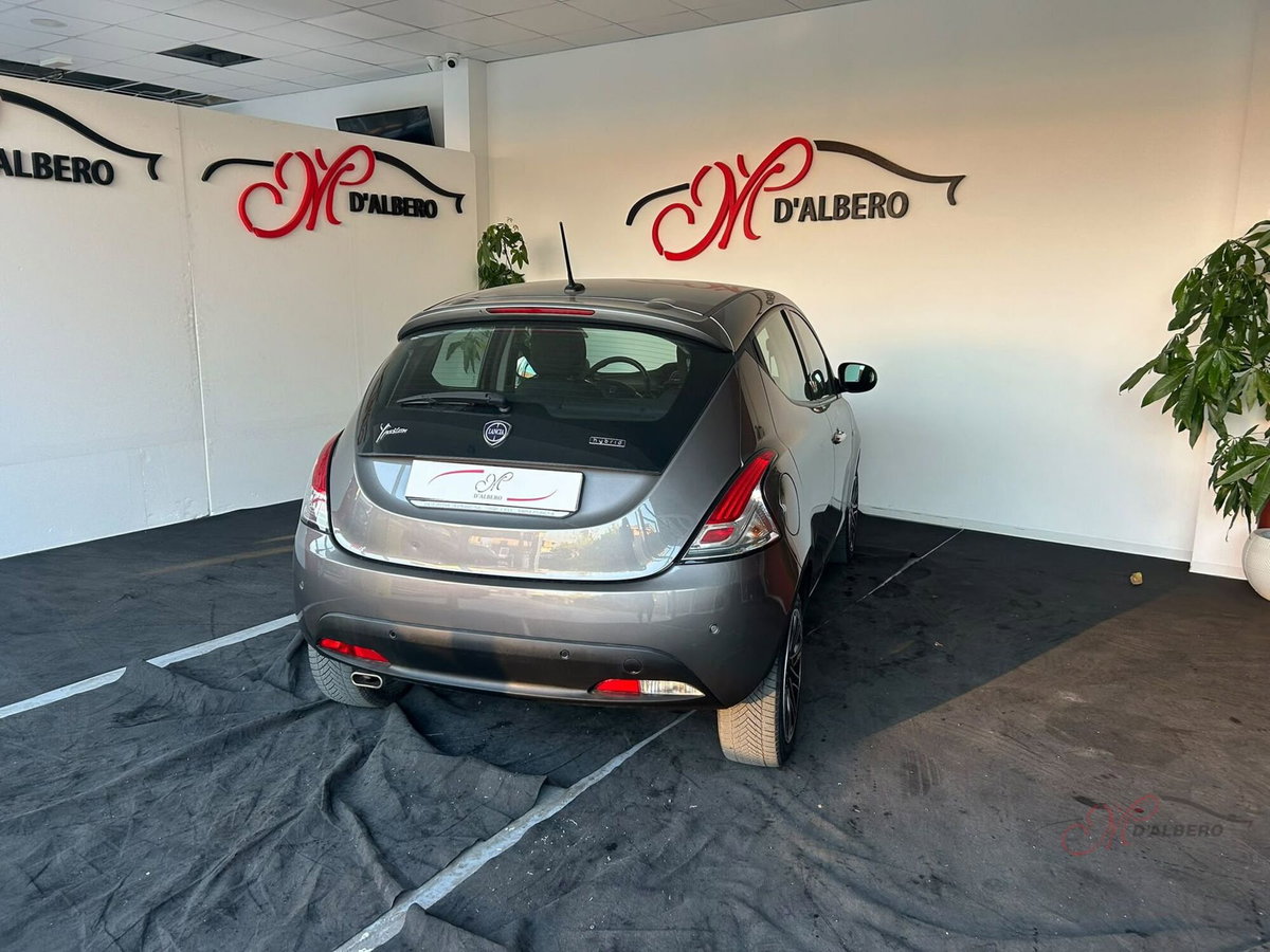Lancia Ypsilon 1.0 FireFly 5 porte S&S Hybrid Gold Plus (8)