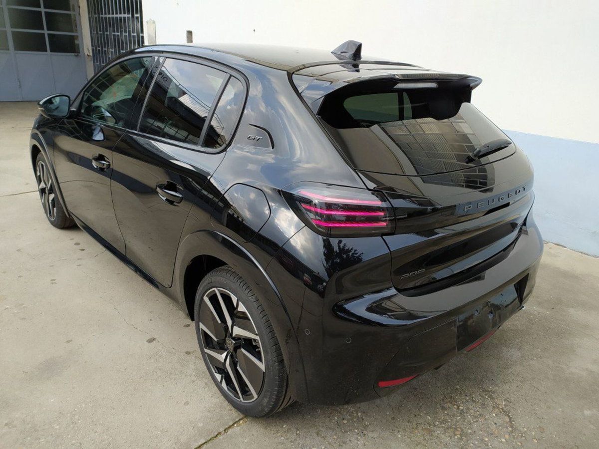 Peugeot 208 motore elettrico 136 CV 5 porte GT (12)
