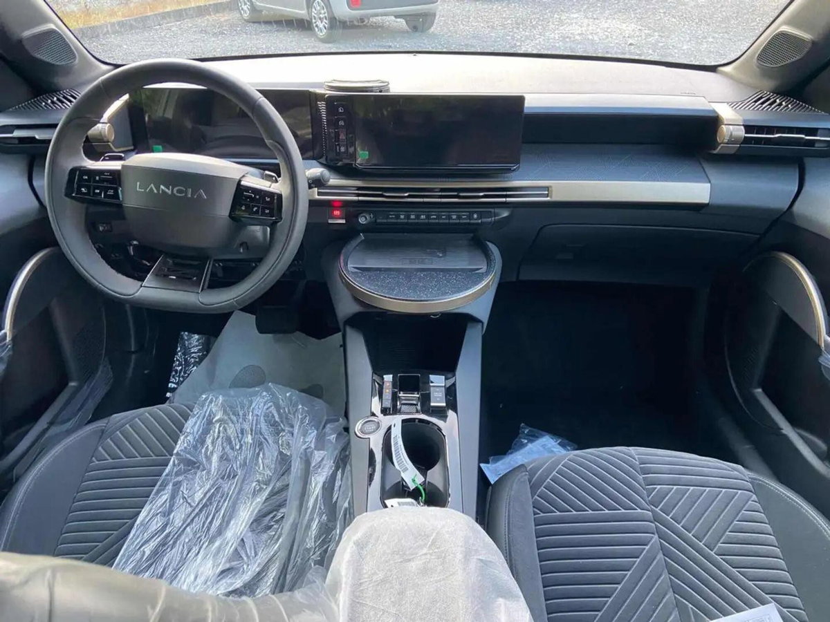 Lancia Ypsilon 1.2 LX 100cv (9)
