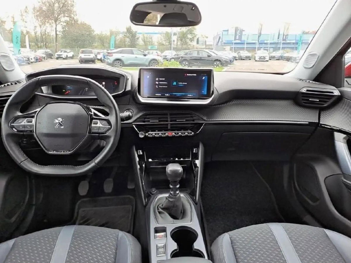 Peugeot 2008 PureTech 100 S&S Allure Pack (14)