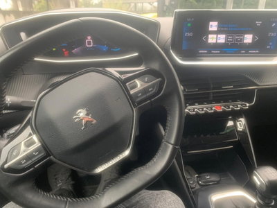 Peugeot 2008 PureTech 100 S&S Allure Pack (15)