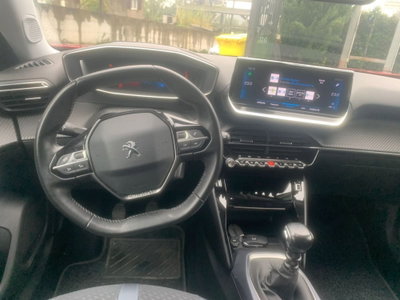 Peugeot 2008 PureTech 100 S&S Allure Pack (16)