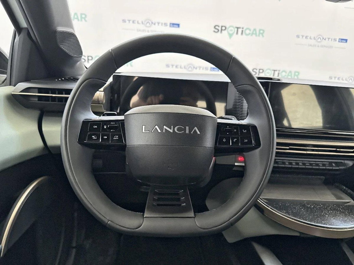 Lancia Ypsilon 1.2 mhev LX 110cv e-dct (14)