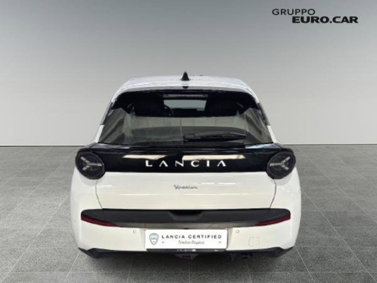 Lancia Ypsilon 1.2 mhev LX 110cv e-dct (6)
