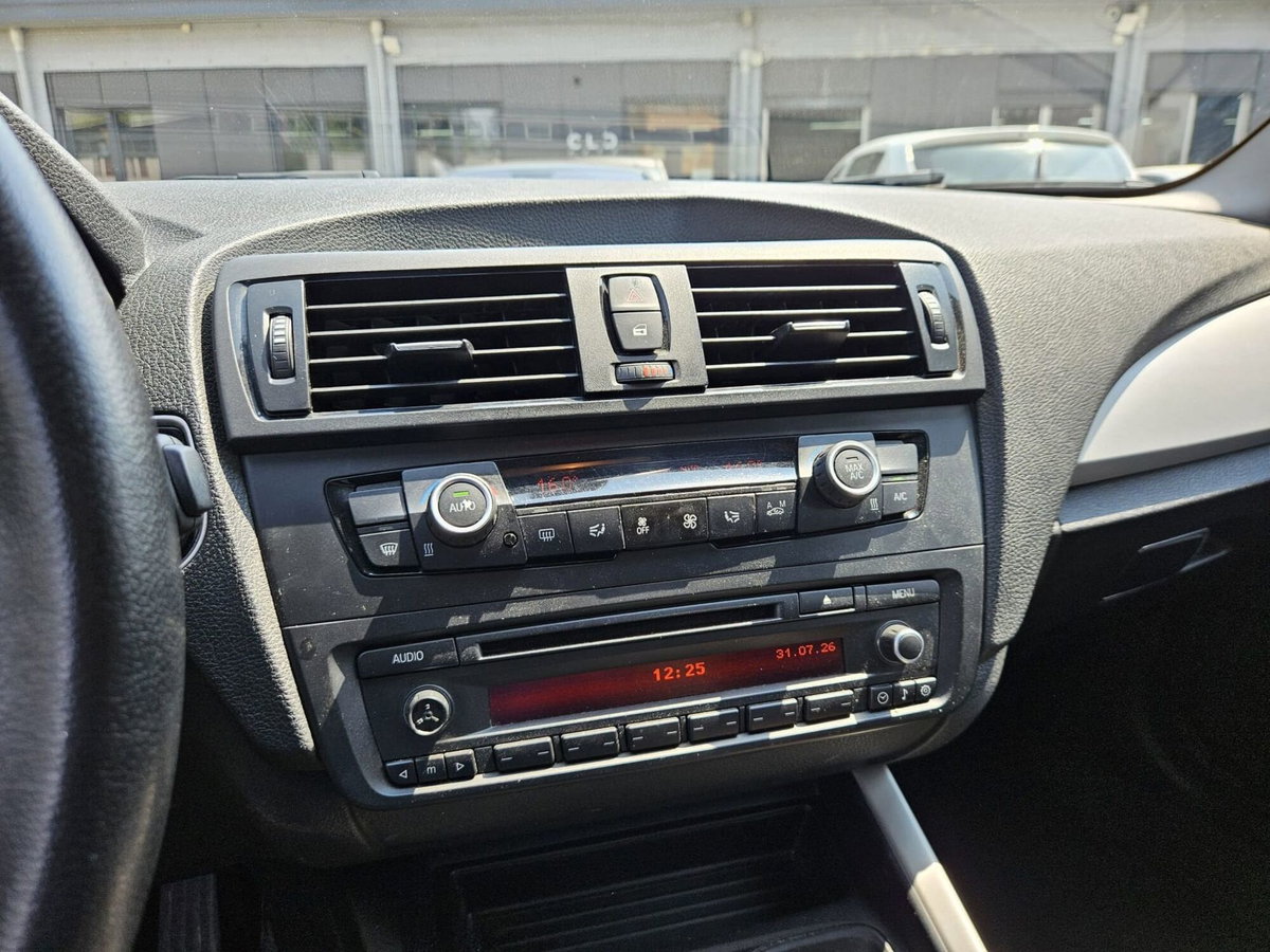 BMW Serie 1 3p. 118d xDrive 3p. Urban (15)