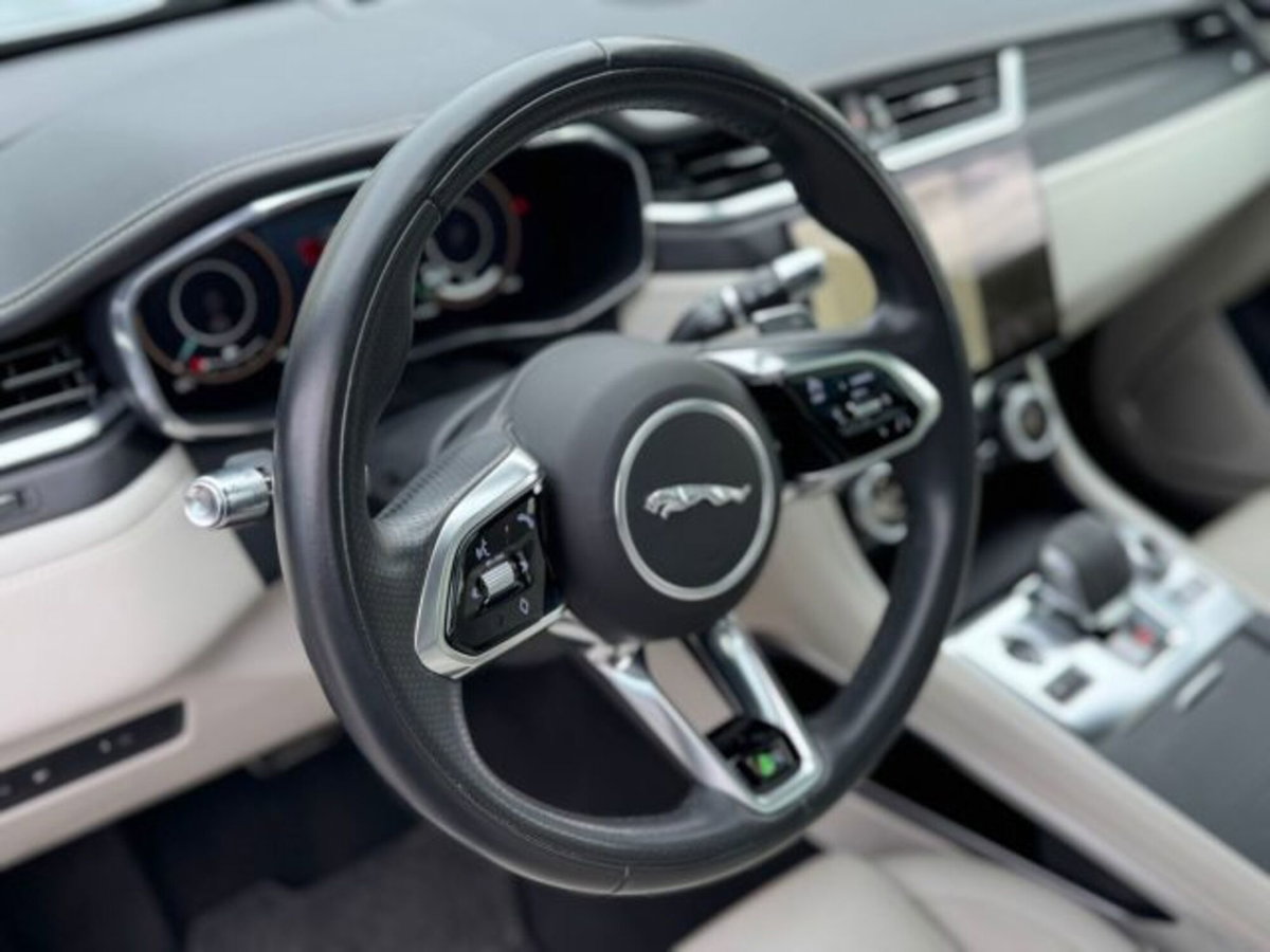 Jaguar F-Pace 2.0 PHEV 404 CV AWD aut. R-Dynamic SE (12)