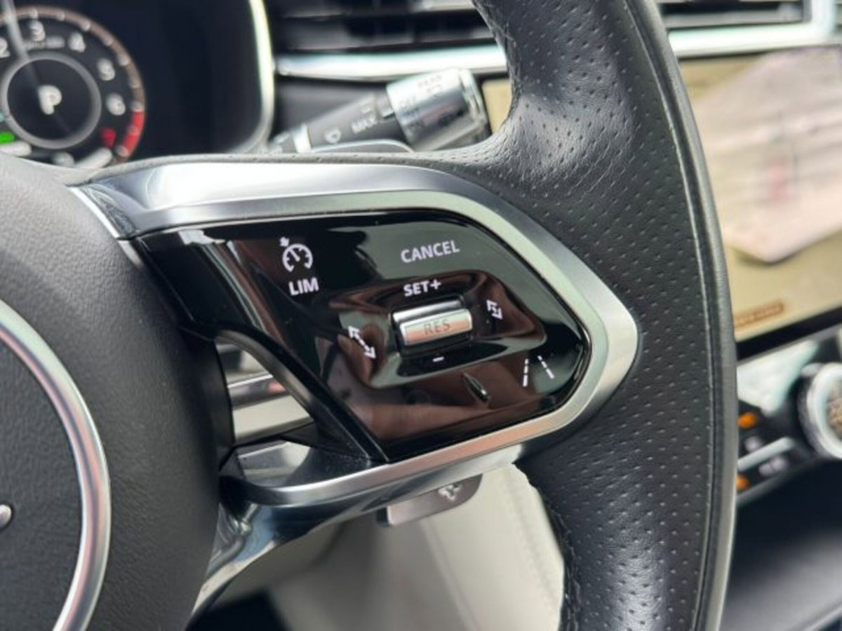 Jaguar F-Pace 2.0 PHEV 404 CV AWD aut. R-Dynamic SE (13)