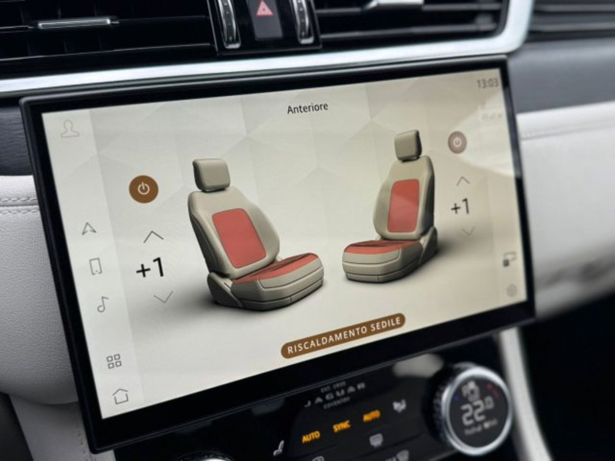Jaguar F-Pace 2.0 PHEV 404 CV AWD aut. R-Dynamic SE (15)