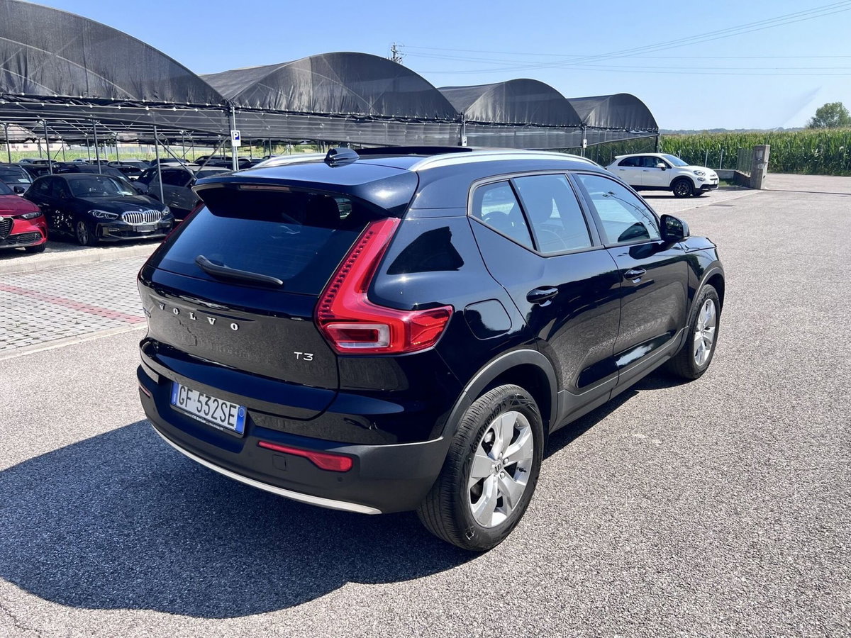 Volvo XC40 T3 Geartronic Momentum Pro (3)