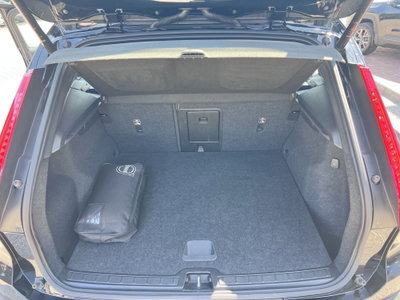 Volvo XC40 T3 Geartronic Momentum Pro (9)