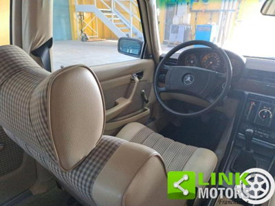 Mercedes-Benz 280 280 SE (7)