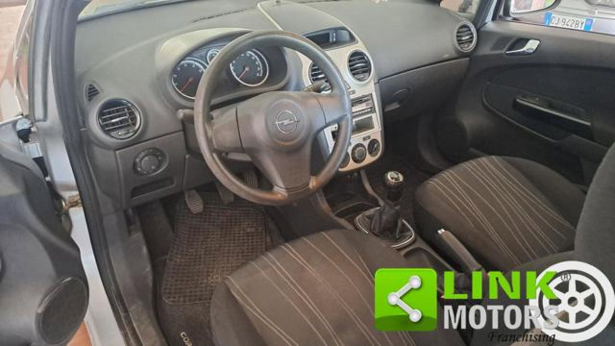 Opel Corsa 1.0 12V 3 porte Enjoy (10)