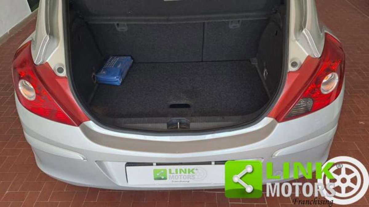 Opel Corsa 1.0 12V 3 porte Enjoy (11)