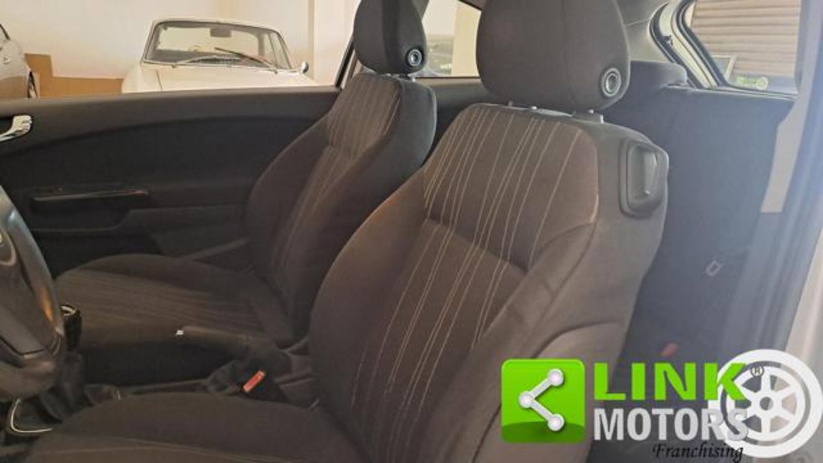 Opel Corsa 1.0 12V 3 porte Enjoy (9)