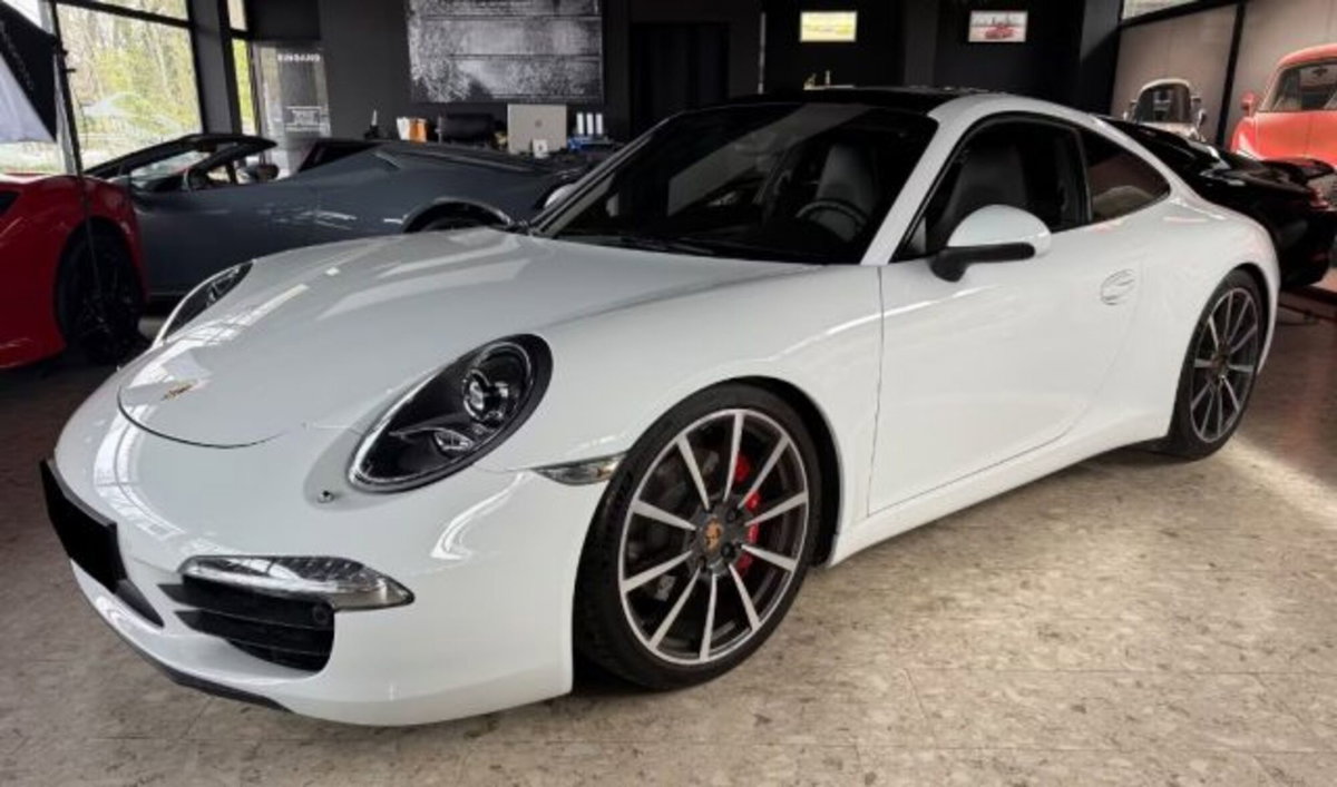 Porsche 911 Coupé 3.8 Carrera S (2)