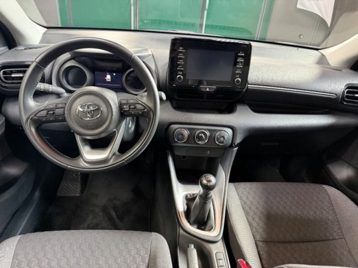 Toyota Yaris 1.0 5 porte Trend (9)