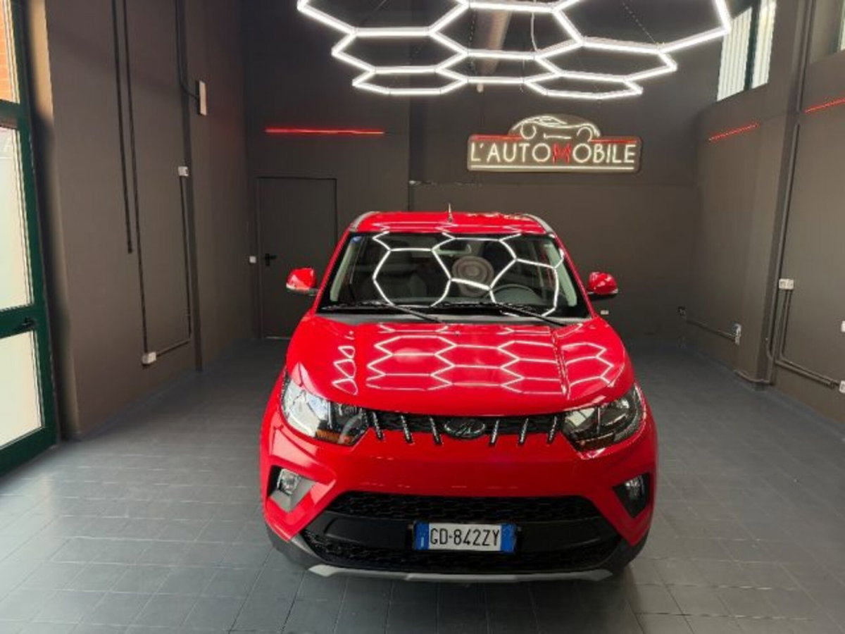 Mahindra KUV100 1.2 K8 (2)