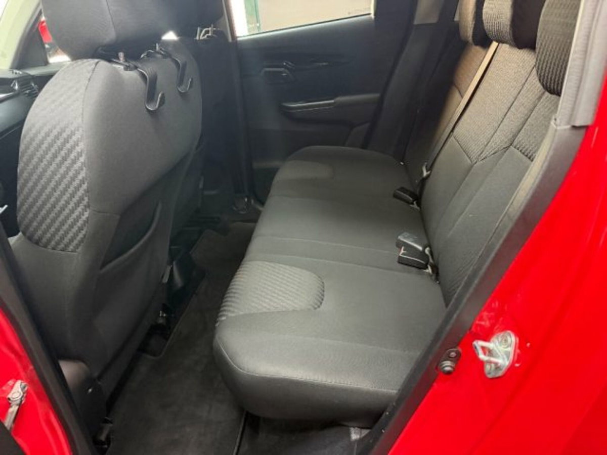 Mahindra KUV100 1.2 K8 (8)