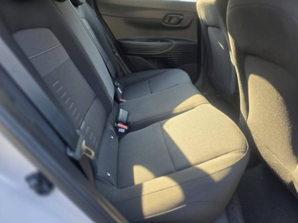 Hyundai Bayon 1.0 t-gdi Business 90cv dct (14)