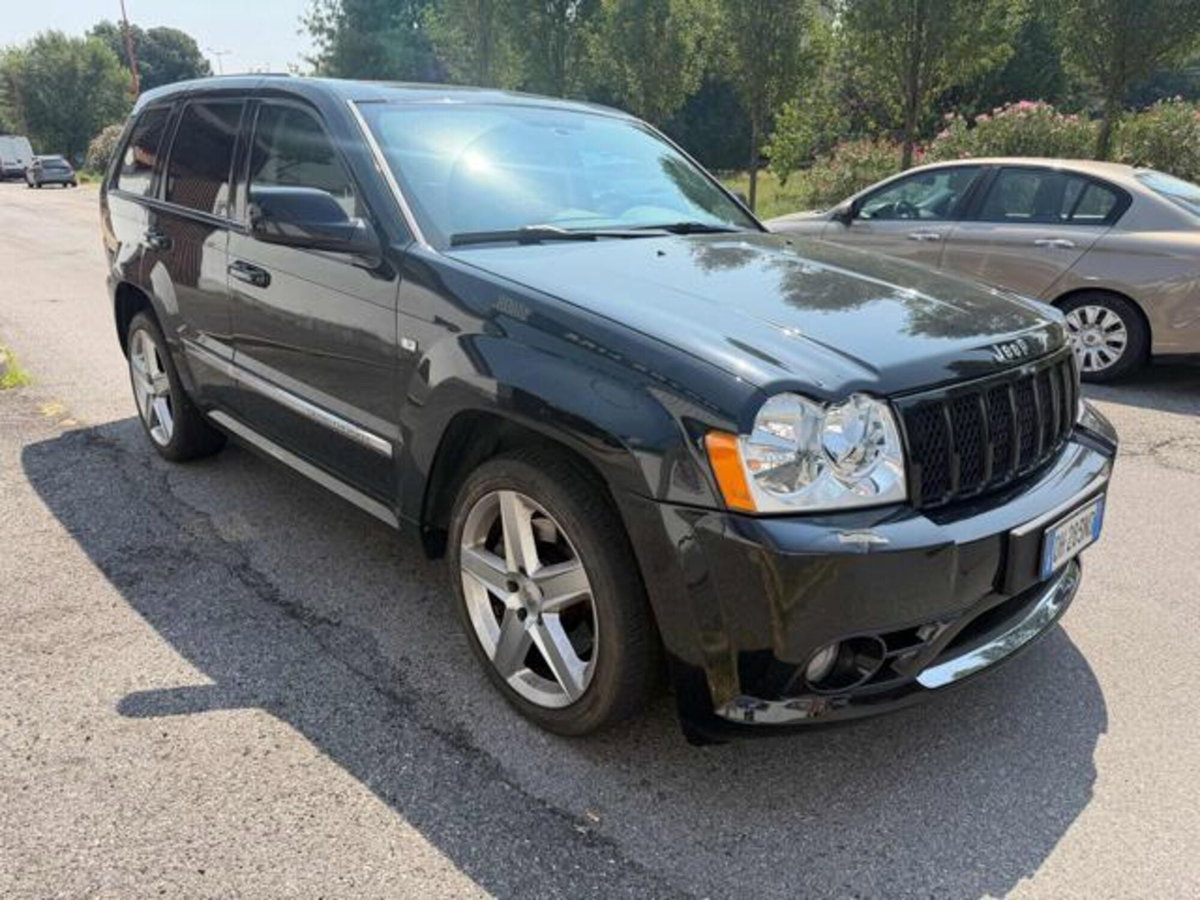 Jeep Grand Cherokee 6.1 V8 HEMI SRT-8 (7)