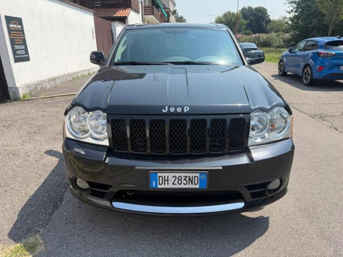 Jeep Grand Cherokee 6.1 V8 HEMI SRT-8 (8)