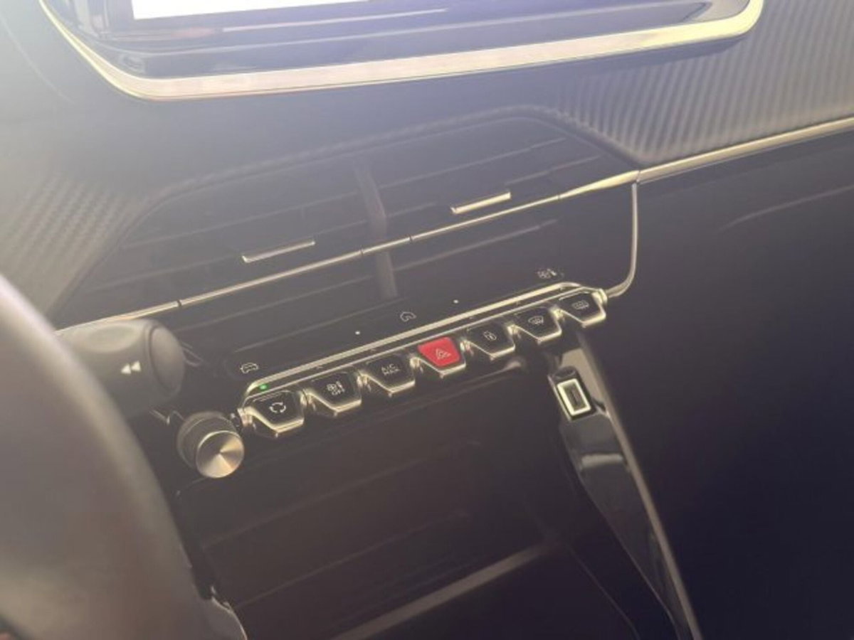 Peugeot 208 1.2 puretech Active s&s 75cv (14)