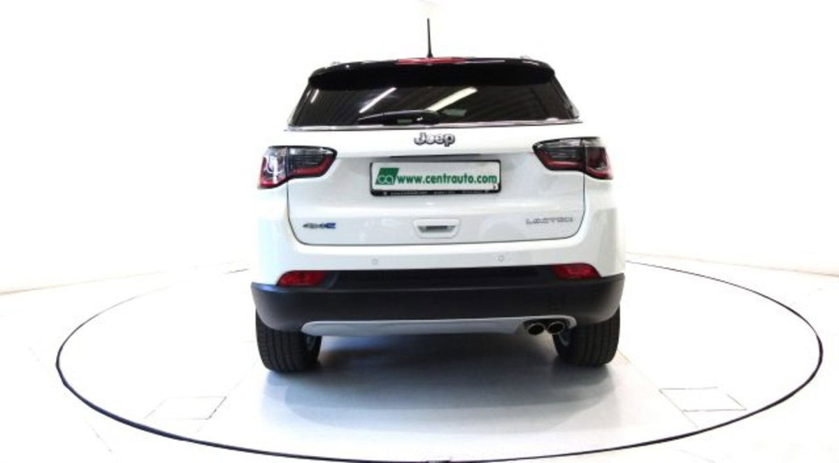 Jeep Compass 1.3 T4 190CV PHEV AT6 4xe Limited (4)
