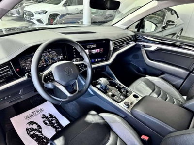 Volkswagen Touareg 3.0 V6 tdi scr R-Line Final Edition 231cv auto (11)