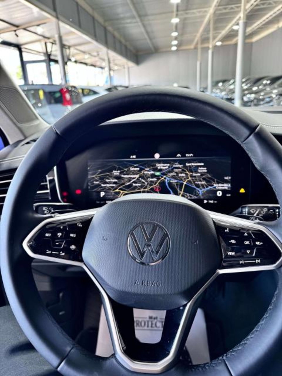 Volkswagen Touareg 3.0 V6 tdi scr R-Line Final Edition 231cv auto (12)
