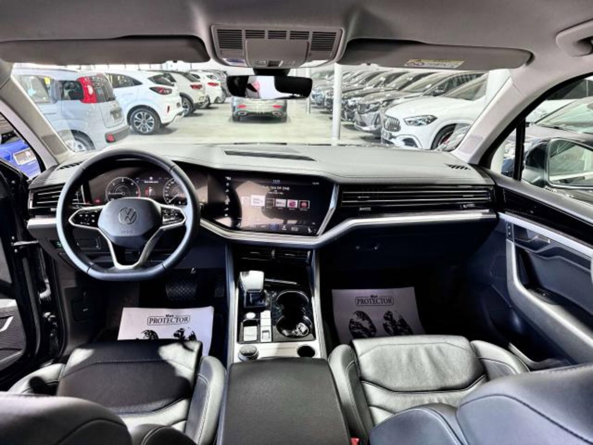 Volkswagen Touareg 3.0 V6 tdi scr R-Line Final Edition 231cv auto (14)