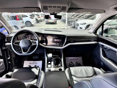 Volkswagen Touareg 3.0 V6 tdi scr R-Line Final Edition 231cv auto (14)