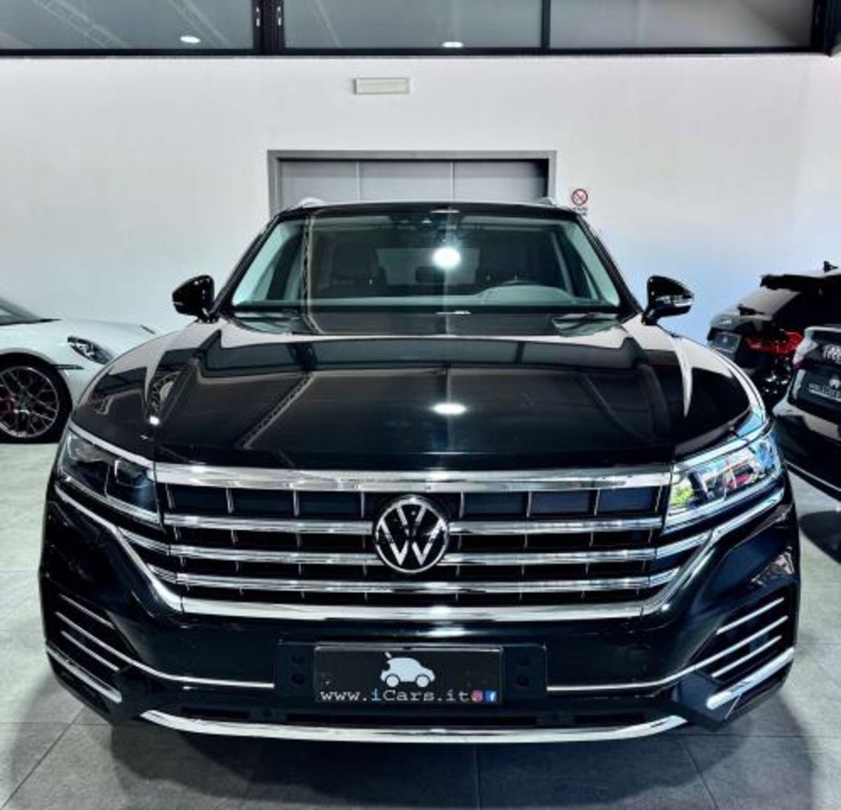 Volkswagen Touareg 3.0 V6 tdi scr R-Line Final Edition 231cv auto (4)