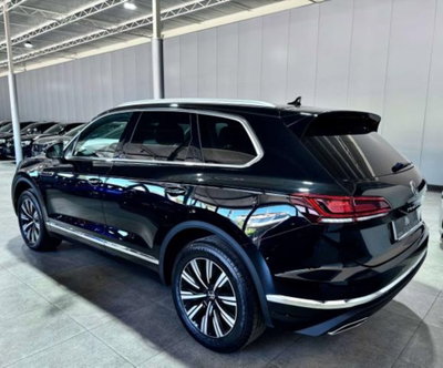 Volkswagen Touareg 3.0 V6 tdi scr R-Line Final Edition 231cv auto (9)