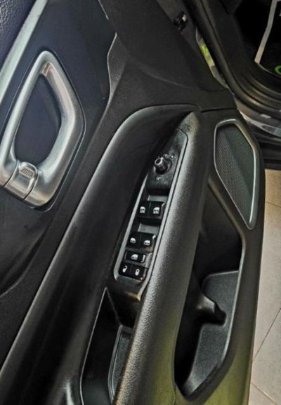 Jeep Compass 1.6 Multijet II 2WD Limited (12)