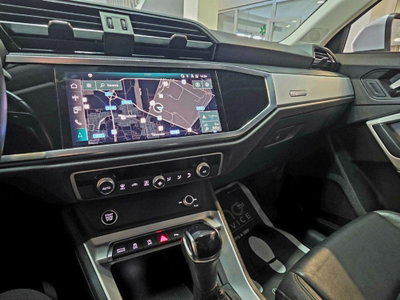 Audi Q3 35 TDI quattro S tronic Business (12)