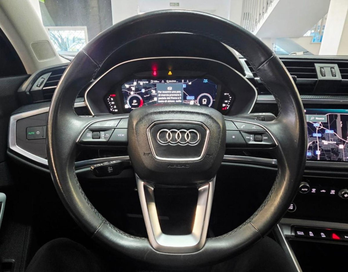 Audi Q3 35 TDI quattro S tronic Business (13)