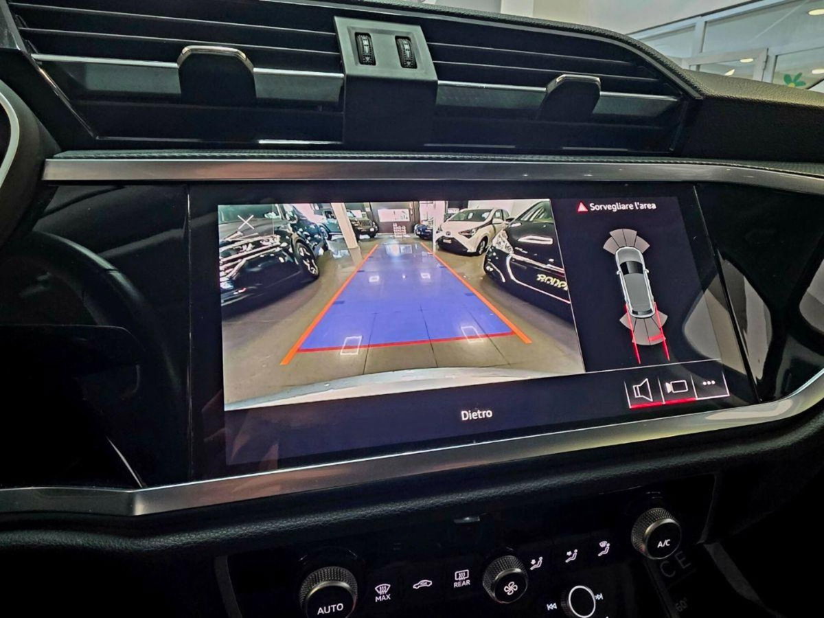Audi Q3 35 TDI quattro S tronic Business (14)