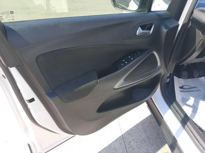 Opel Crossland X 1.2 12V Innovation (18)