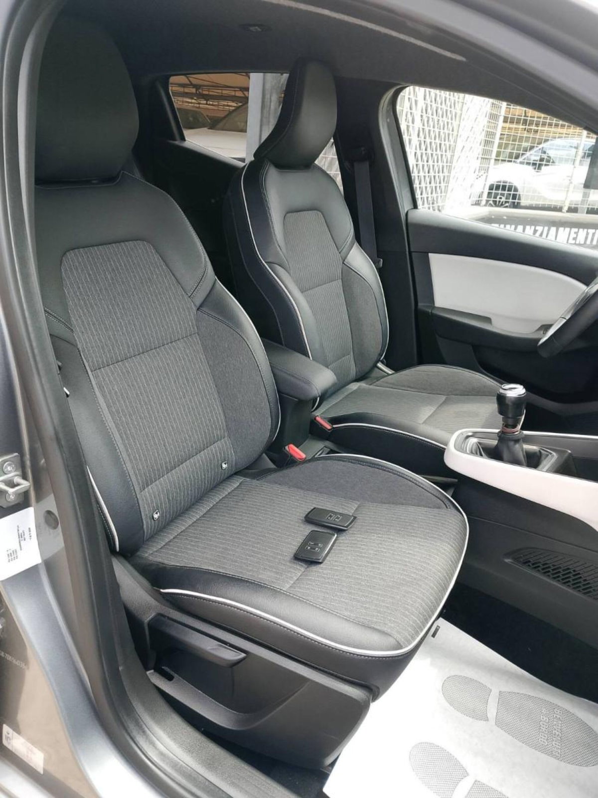 Renault Clio TCe 100 CV GPL 5 porte Techno (10)