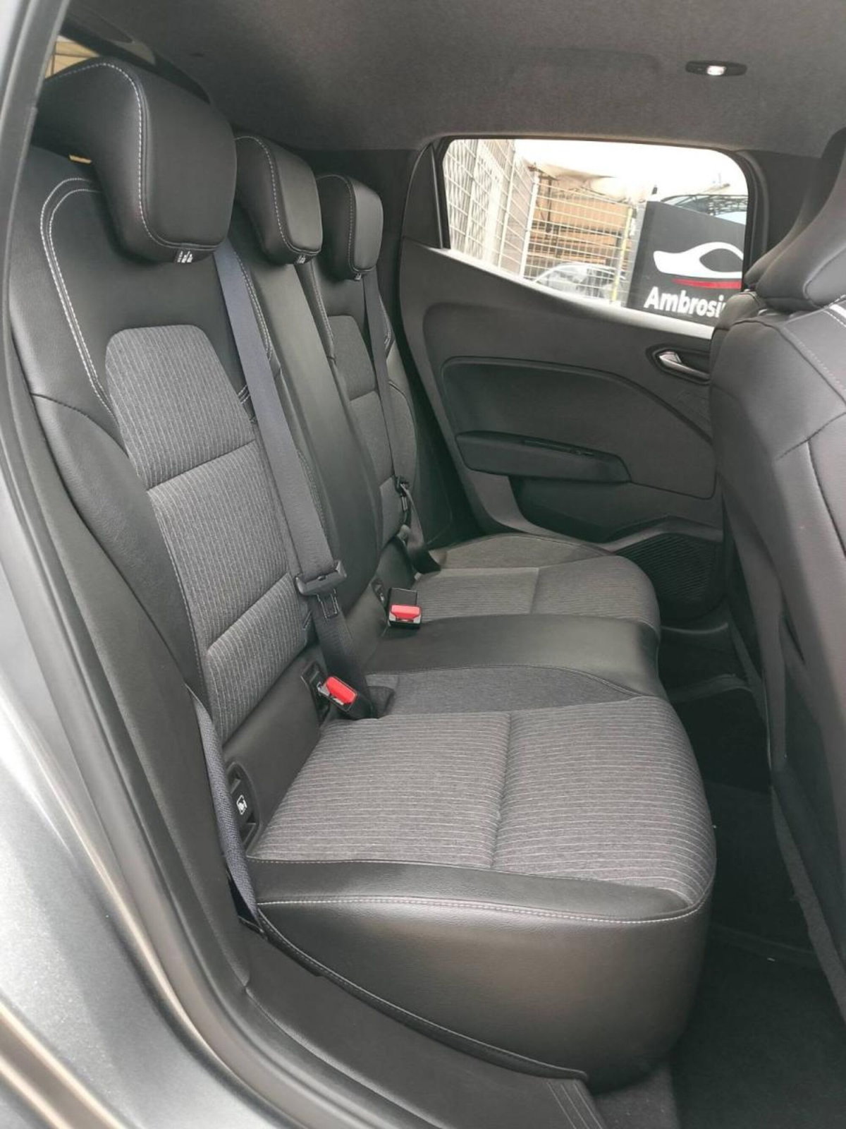 Renault Clio TCe 100 CV GPL 5 porte Techno (11)
